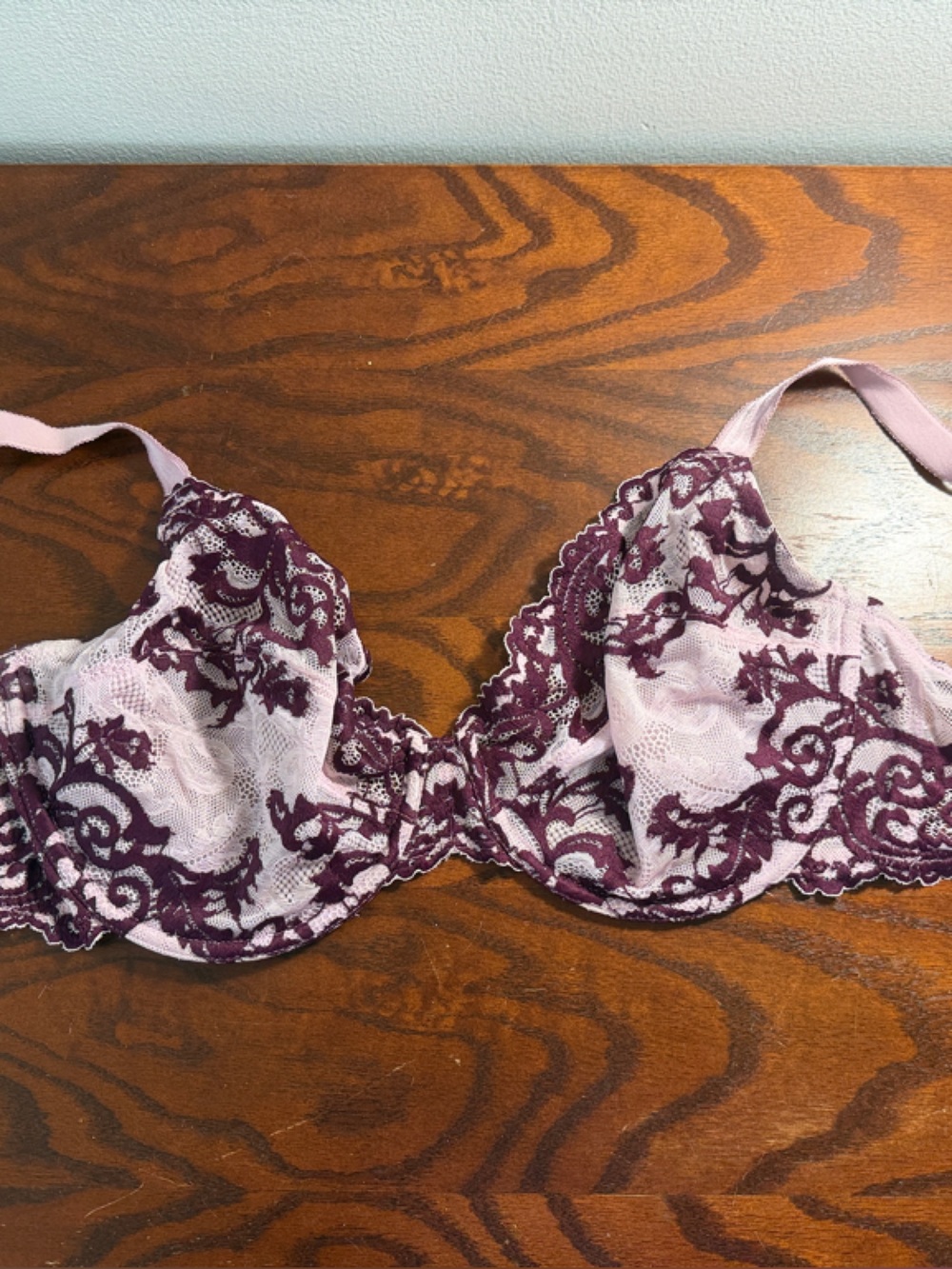 Wacoal Two-Tone Lace Underwire Bra in Light Pink and Plum